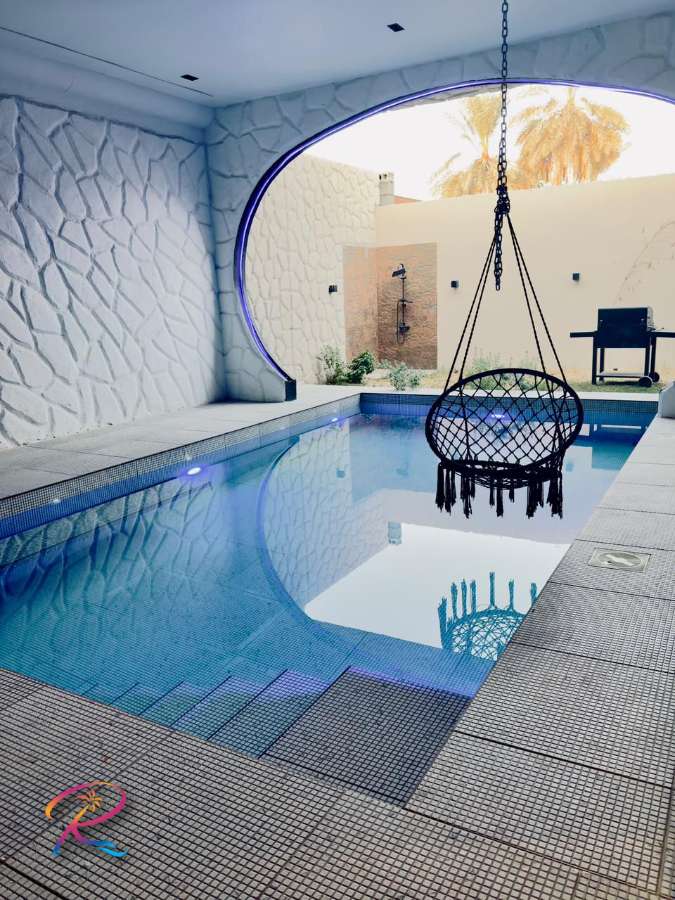 شاليه بأرجوحة معلقة